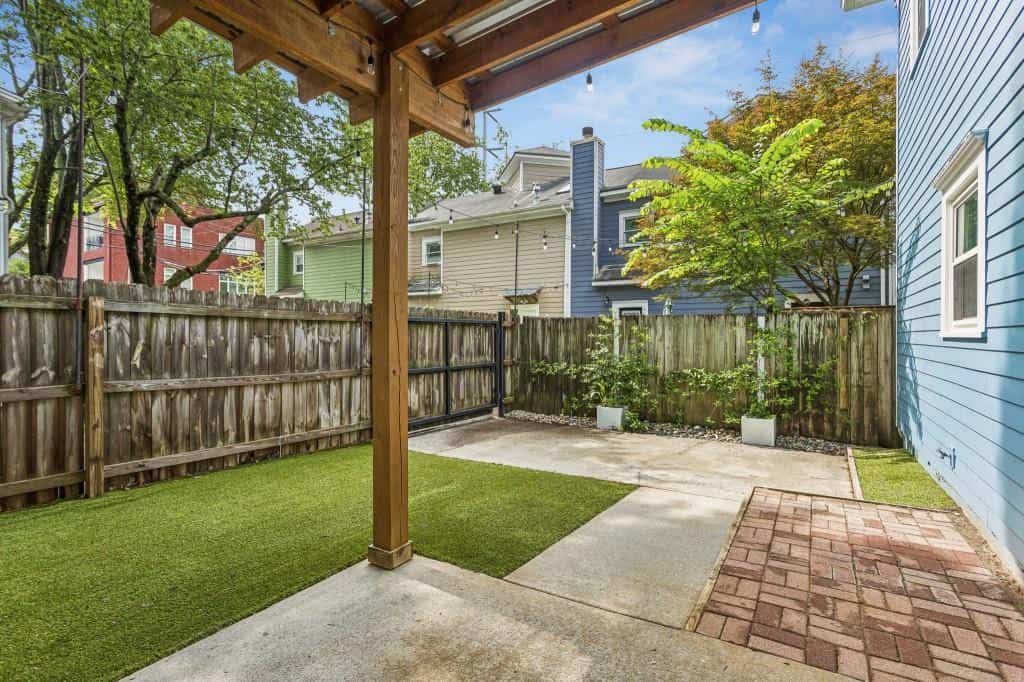 Listing photo 6