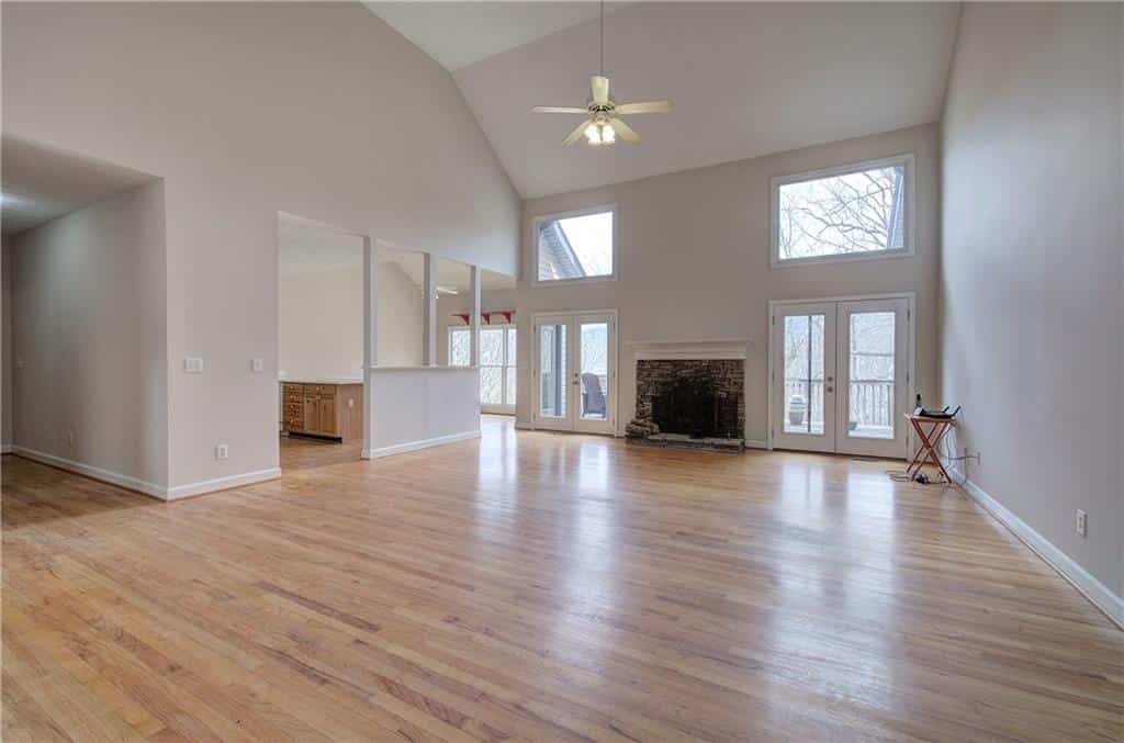 Listing photo 6