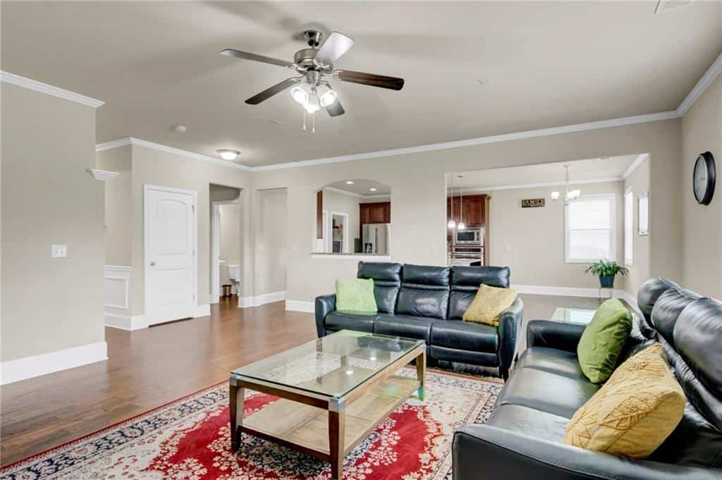 Listing photo 6