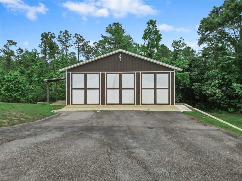 Listing photo 6