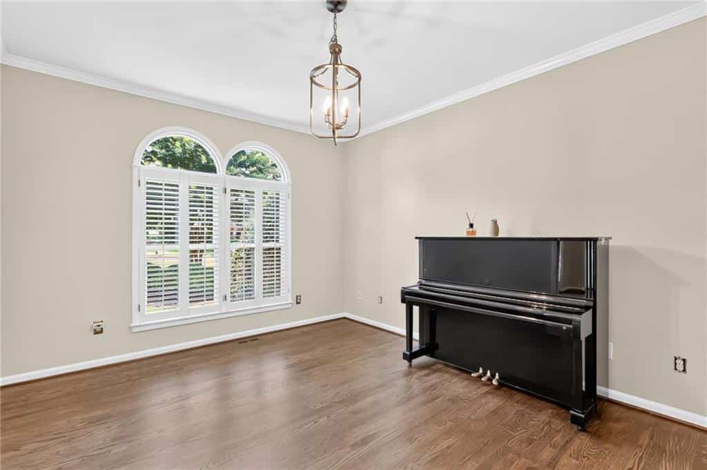 Listing photo 6
