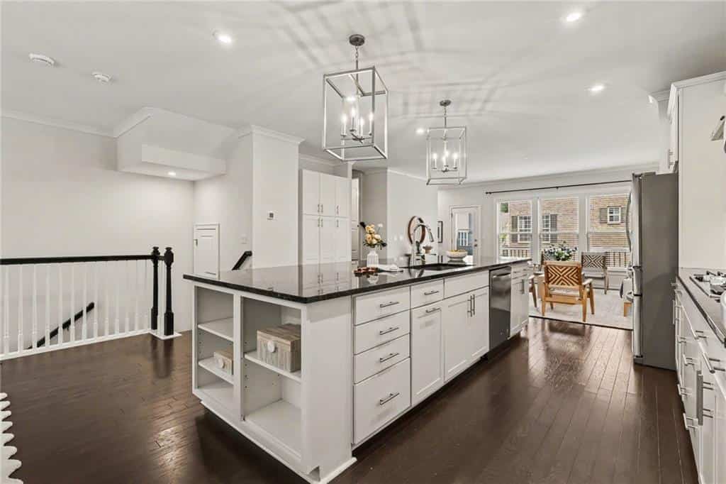 Listing photo 6