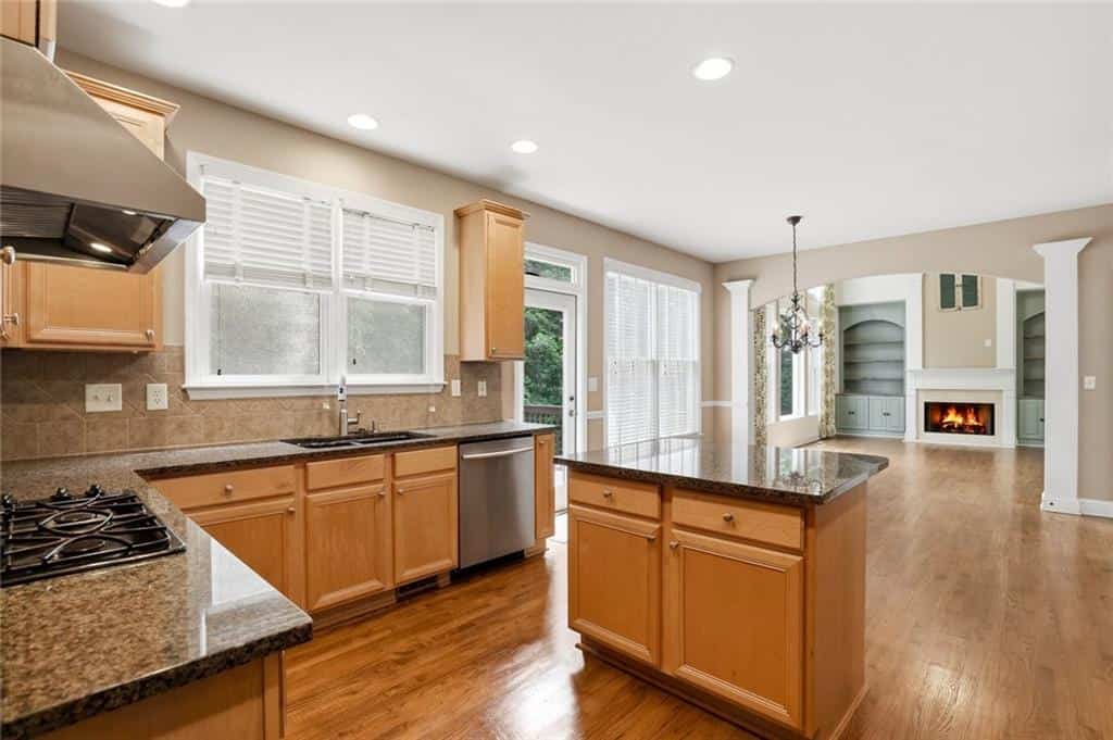 Listing photo 6