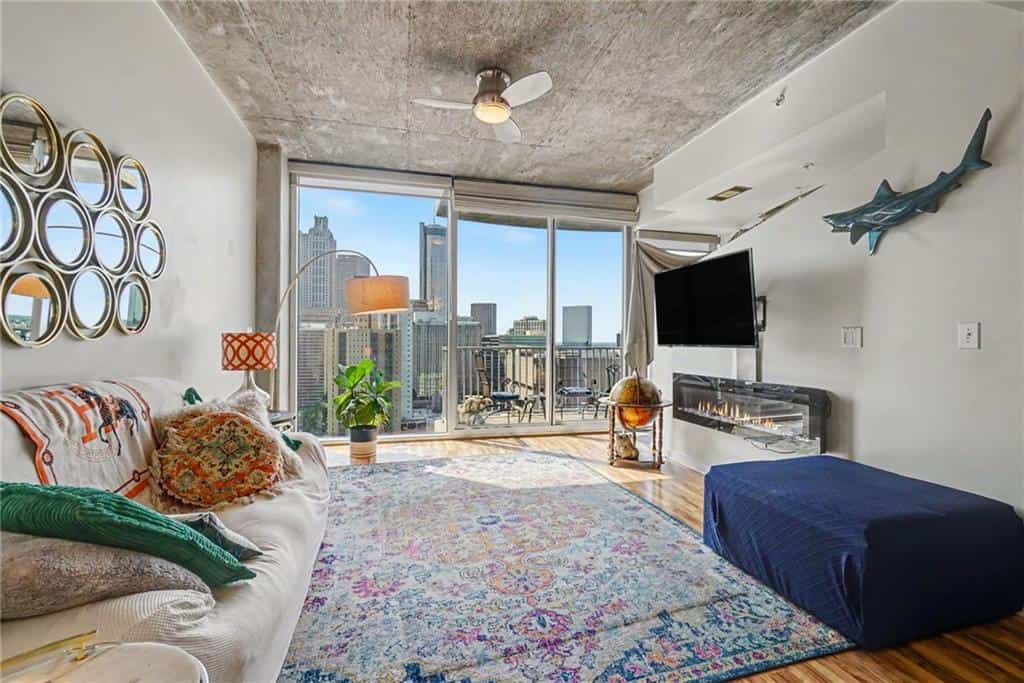 Listing photo 6