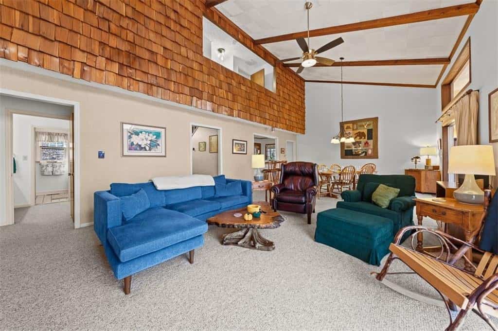 Listing photo 6