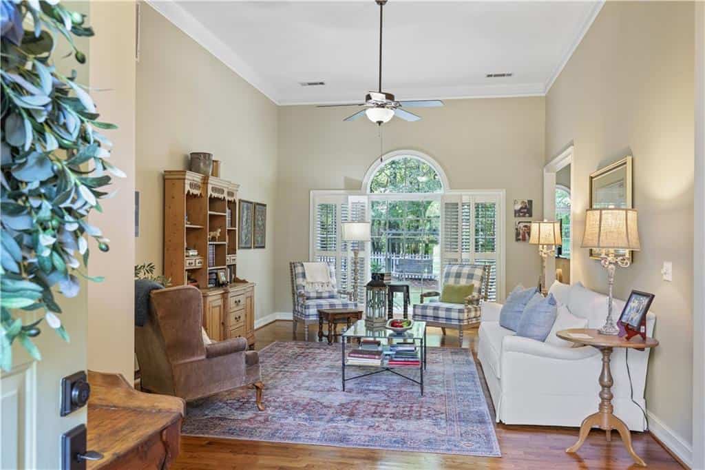 Listing photo 6
