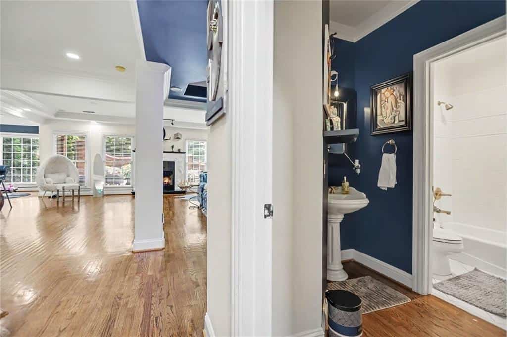 Listing photo 6
