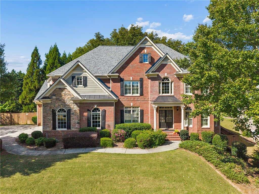 115 Amberly Place, Roswell, GA 30075