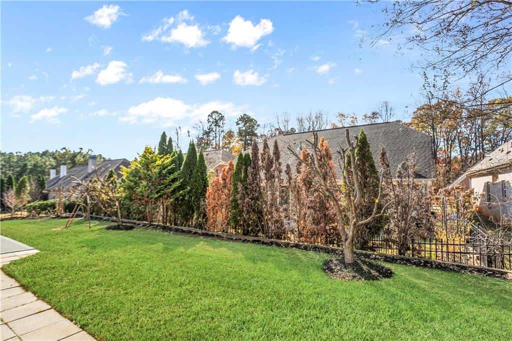 Listing photo 6