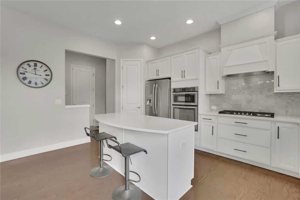 Listing photo 6