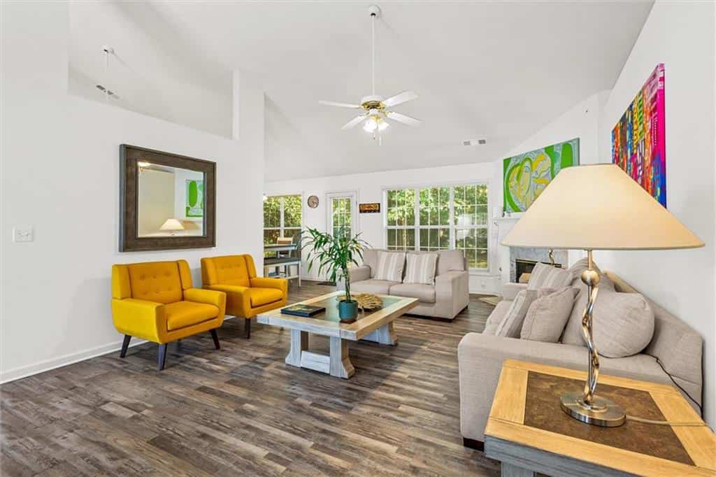Listing photo 6