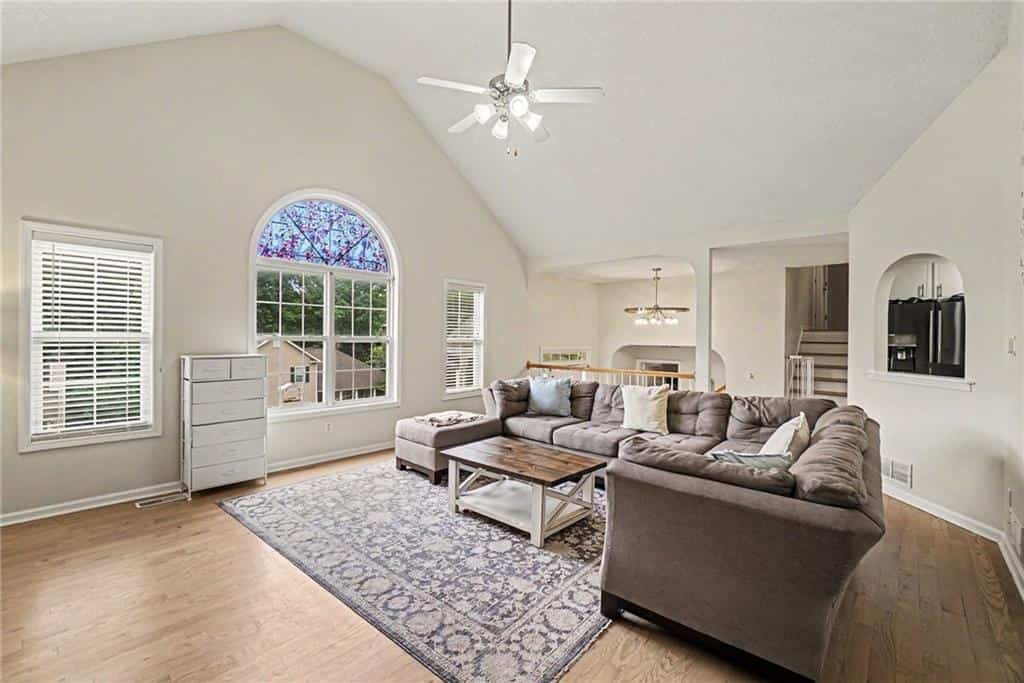 Listing photo 6