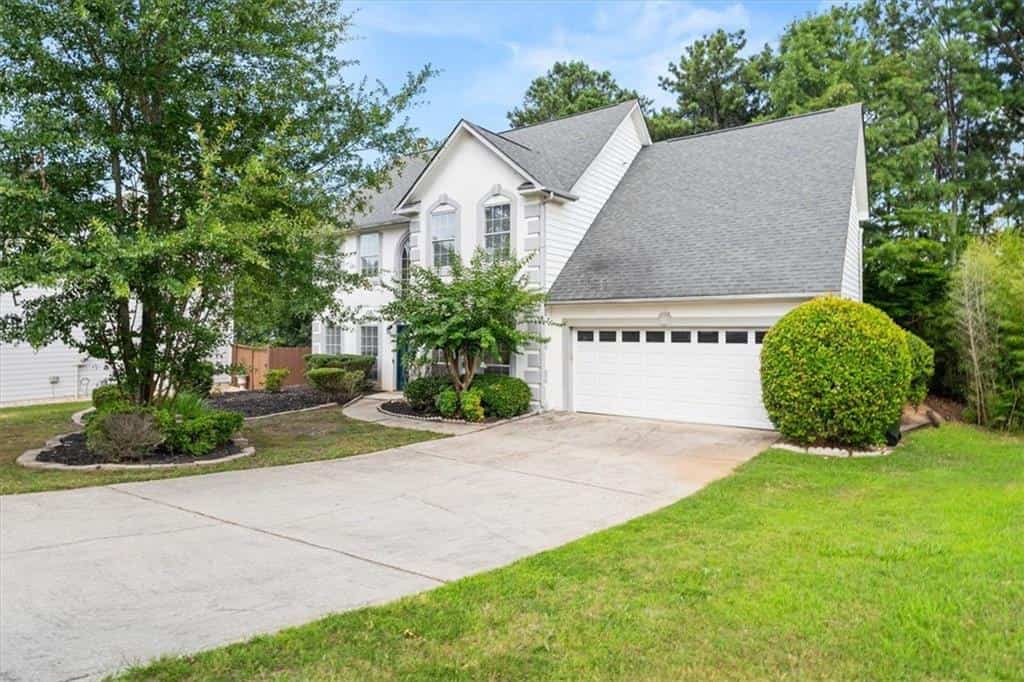 Listing photo 2