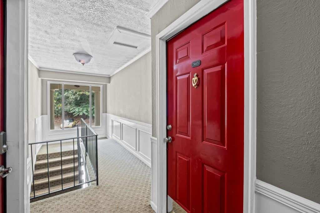 Listing photo 6