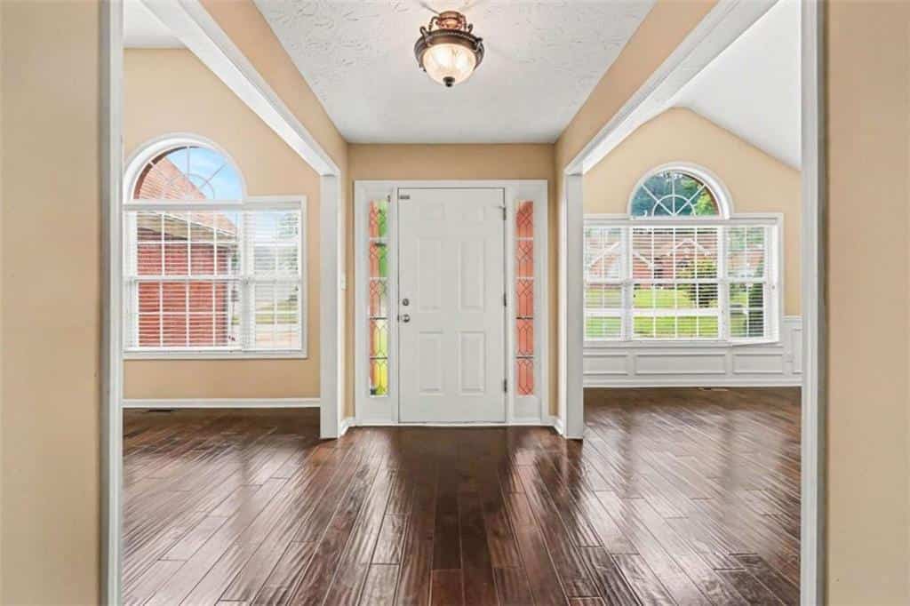 Listing photo 4