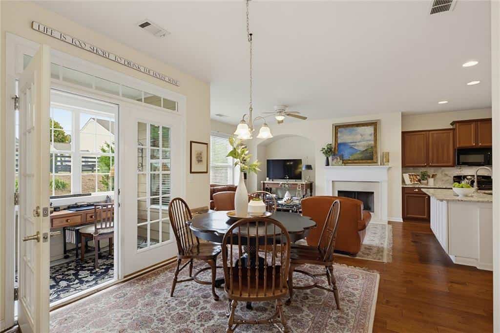 Listing photo 6