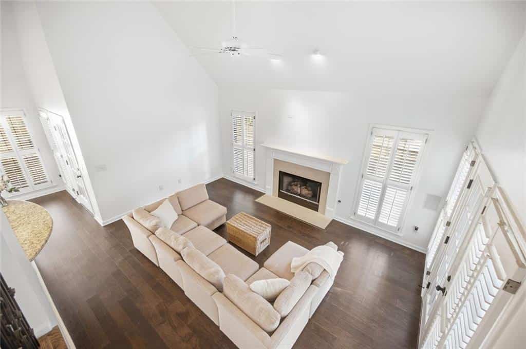 Listing photo 6