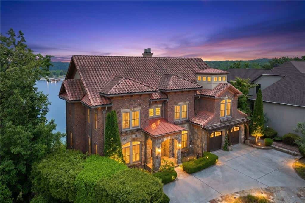 2742 High Vista Point, Gainesville, GA 30501