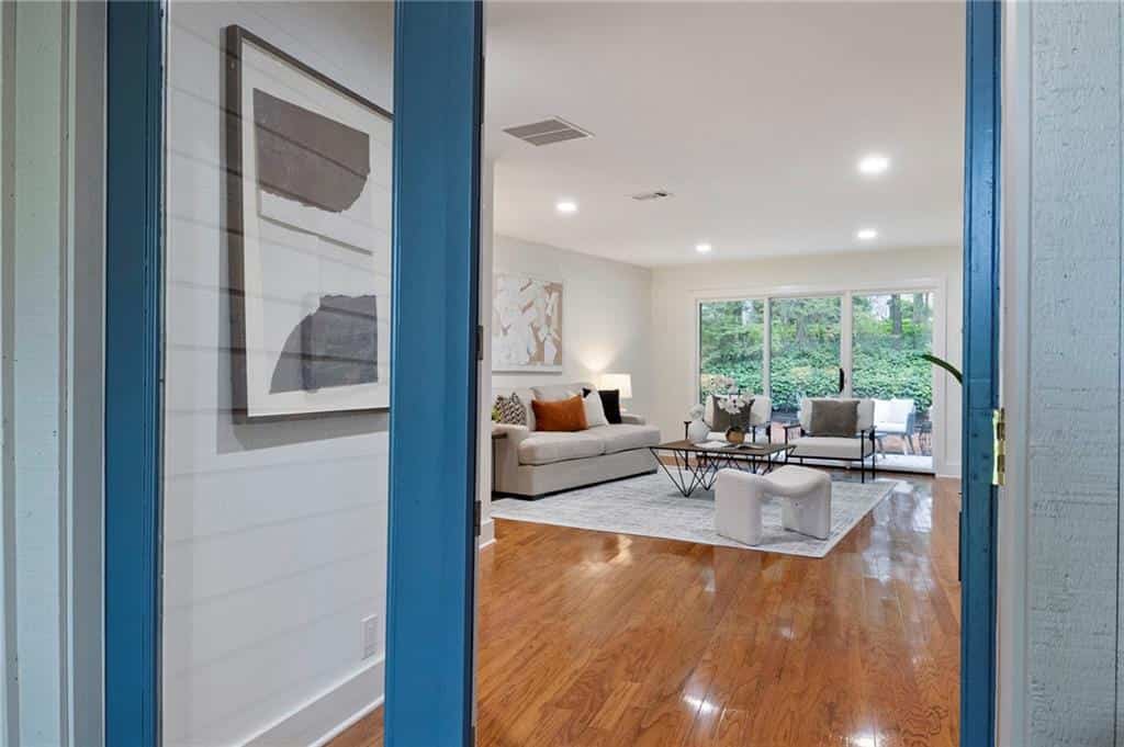 Listing photo 6