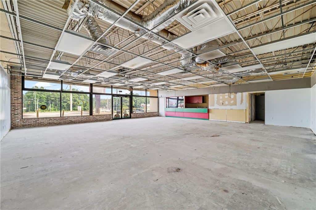 Listing photo 6