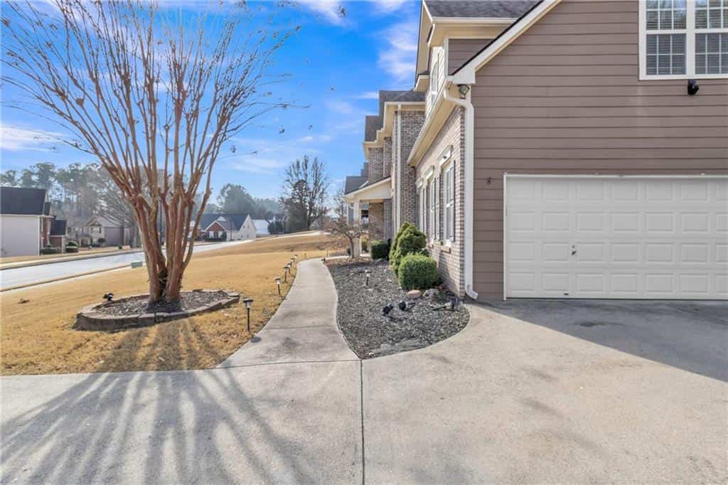 Listing photo 6