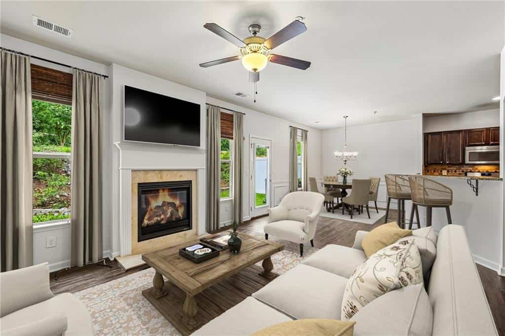 Listing photo 2