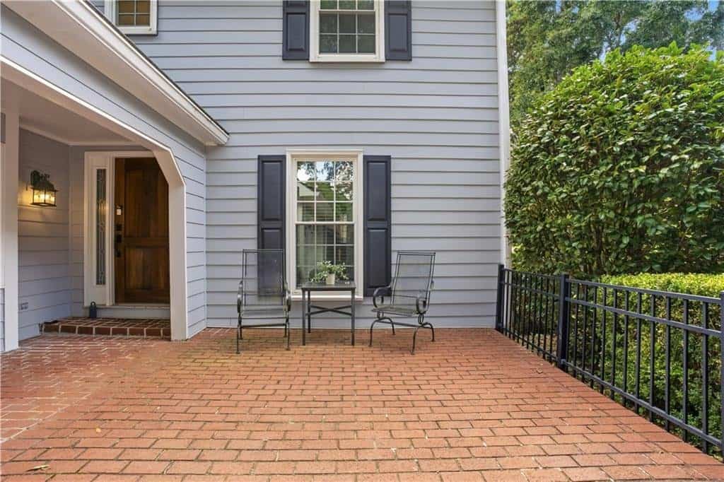 Listing photo 3