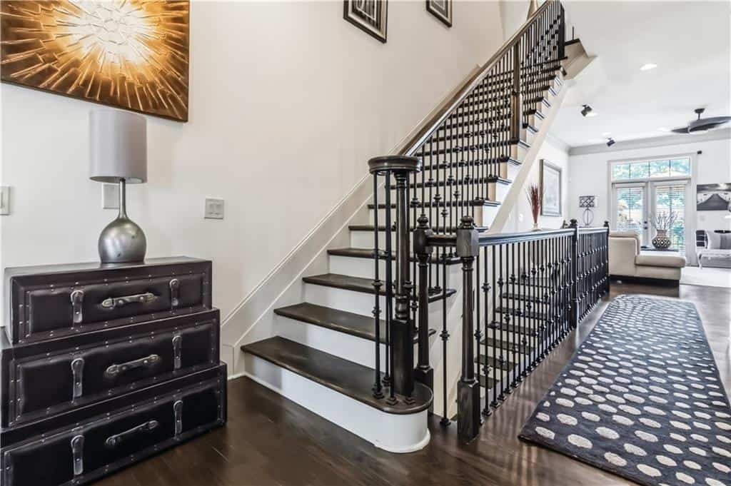 Listing photo 6