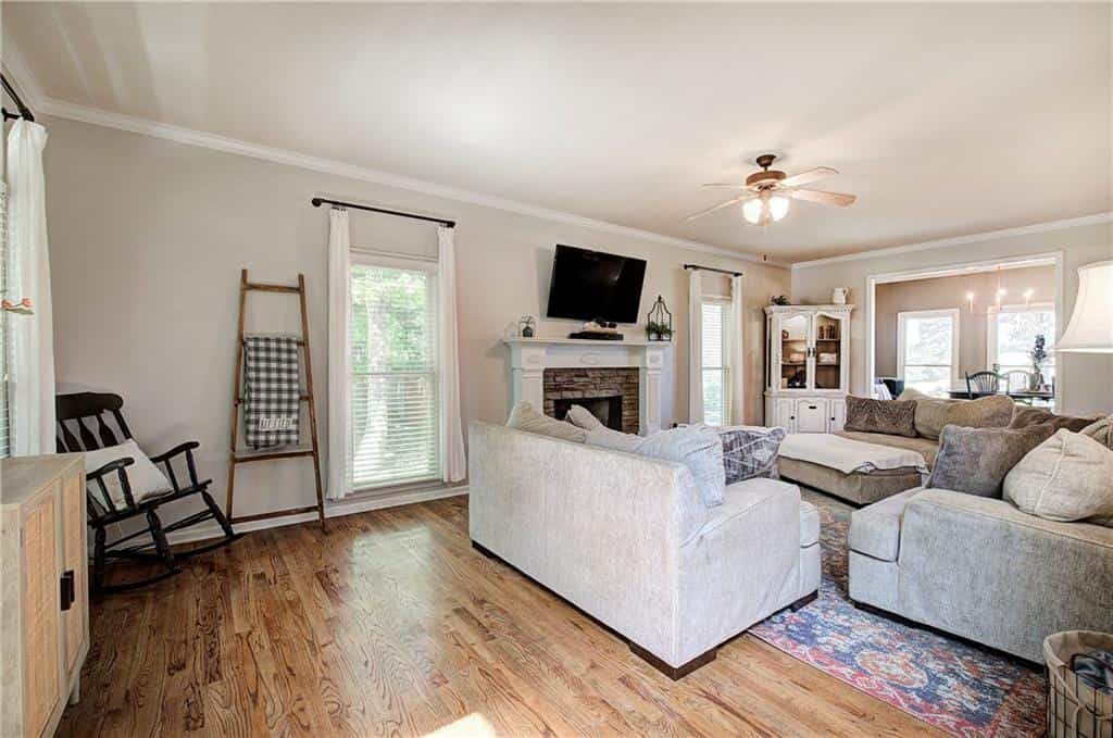 Listing photo 6