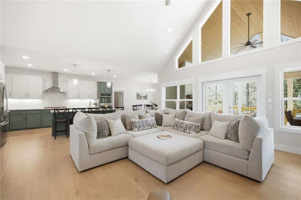 Listing photo 6