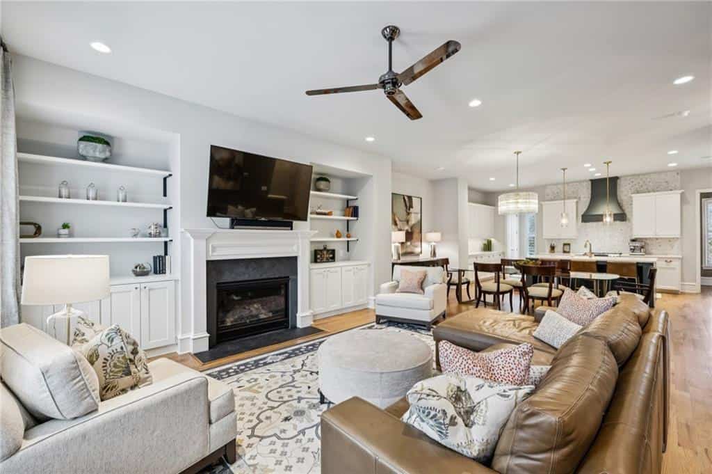 Listing photo 6
