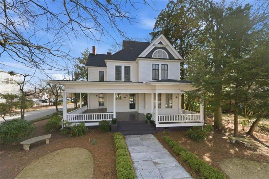 Listing photo 2