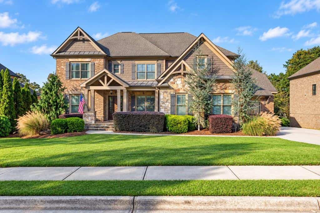 2052 Stonewater Court, Hoschton, GA 30548