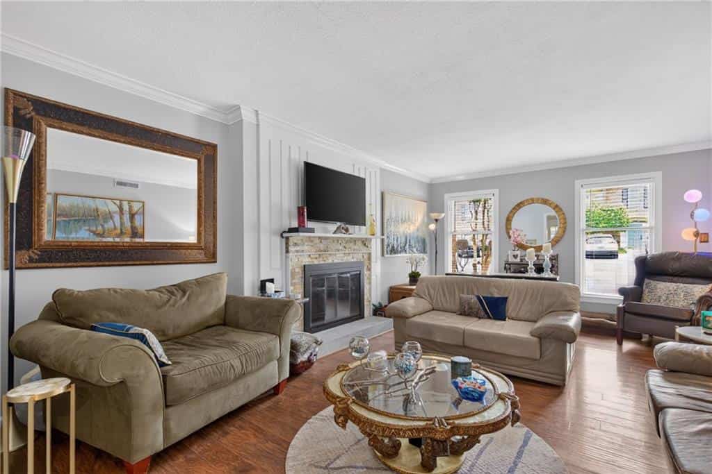 Listing photo 6