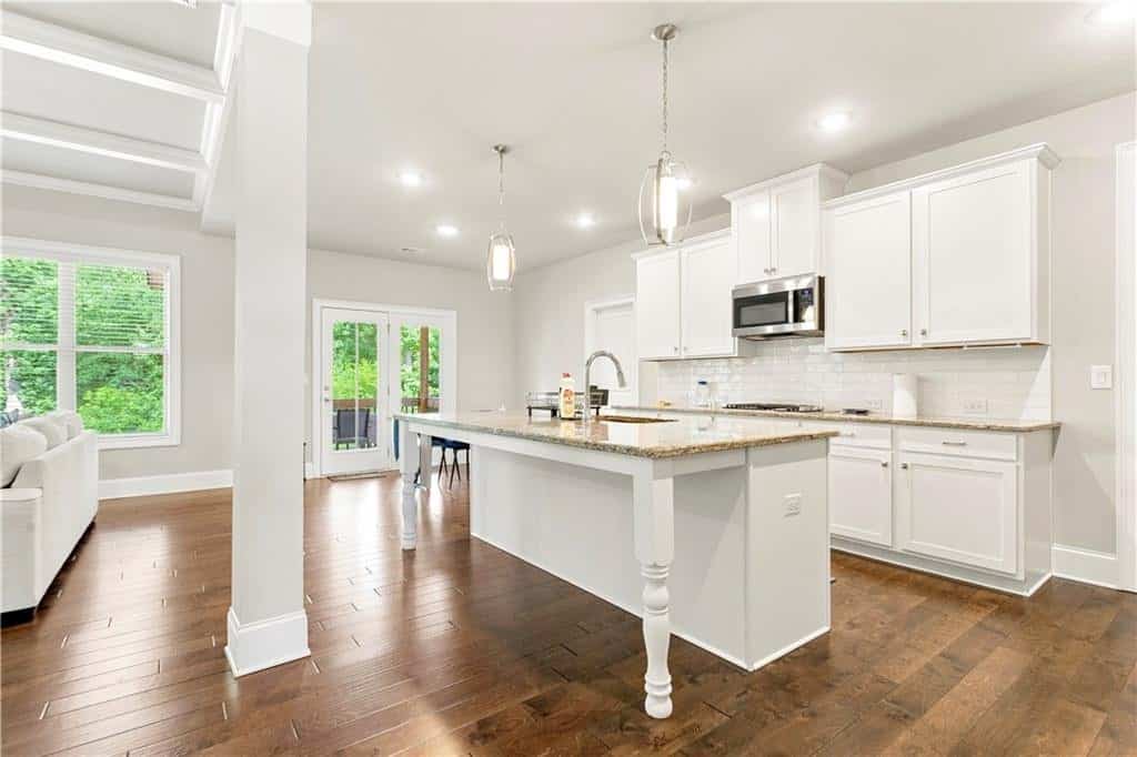 Listing photo 6