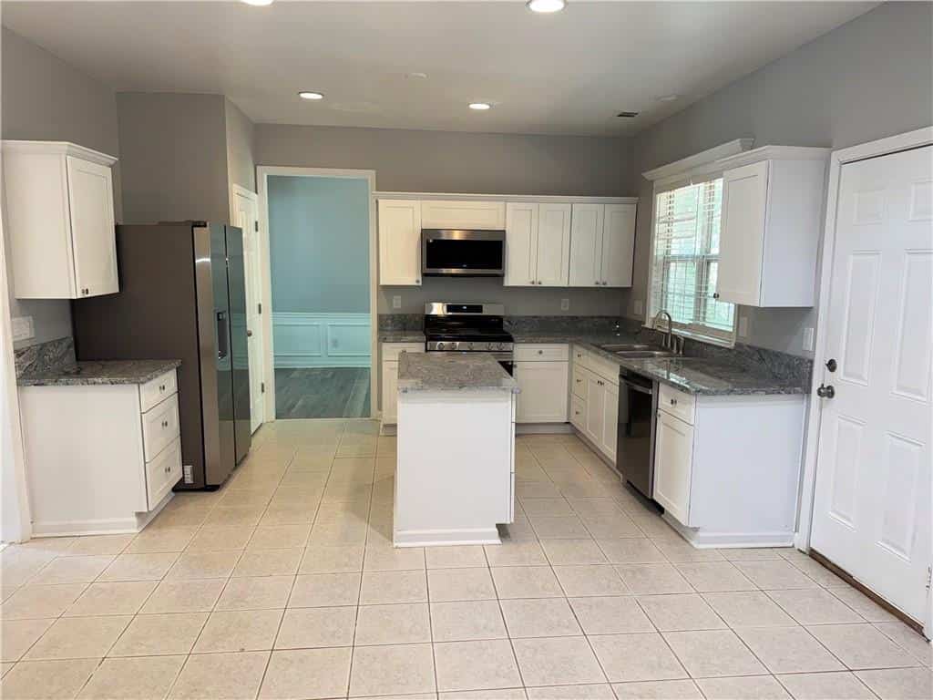 Listing photo 6