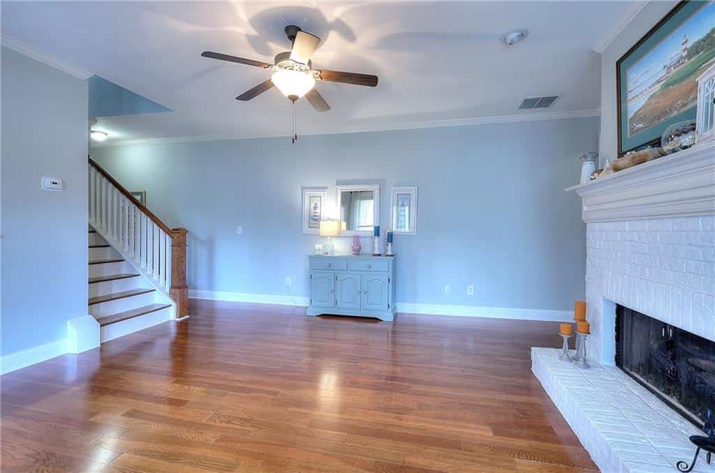 Listing photo 6