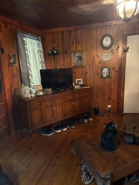 Listing photo 6