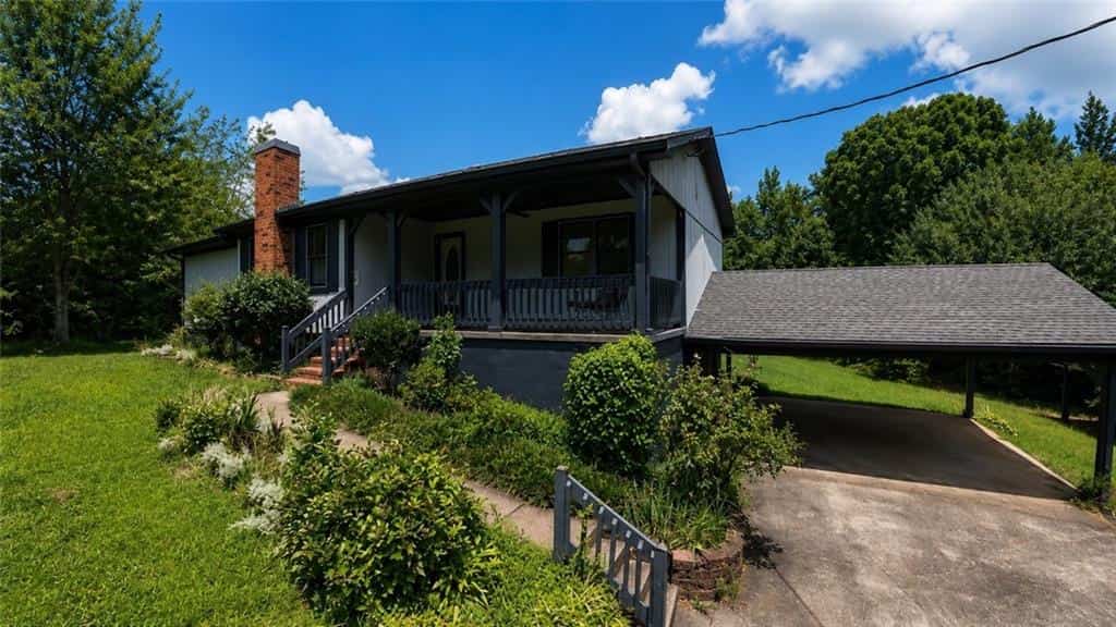 Listing photo 6