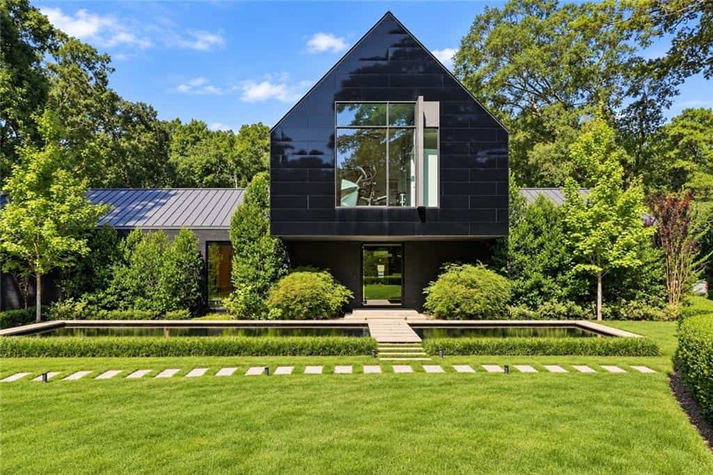 2716 Ridgewood Road NW, Atlanta, GA 30327