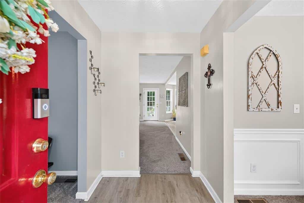 Listing photo 6
