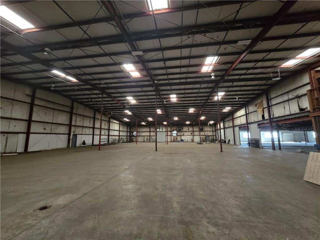 Listing photo 6