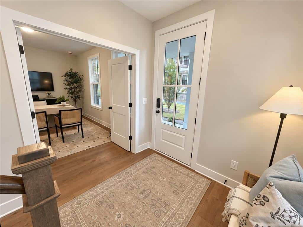 Listing photo 6