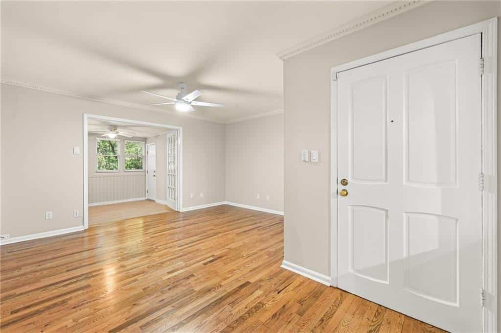 Listing photo 6