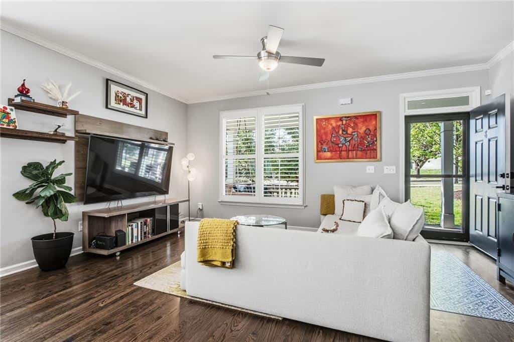 Listing photo 6
