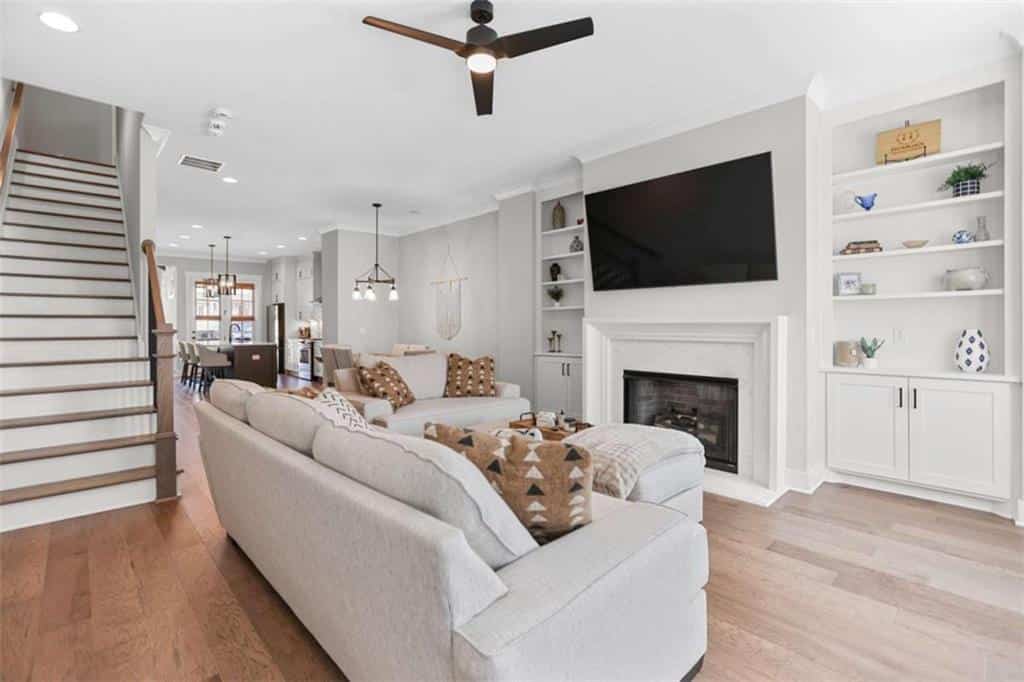 Listing photo 6