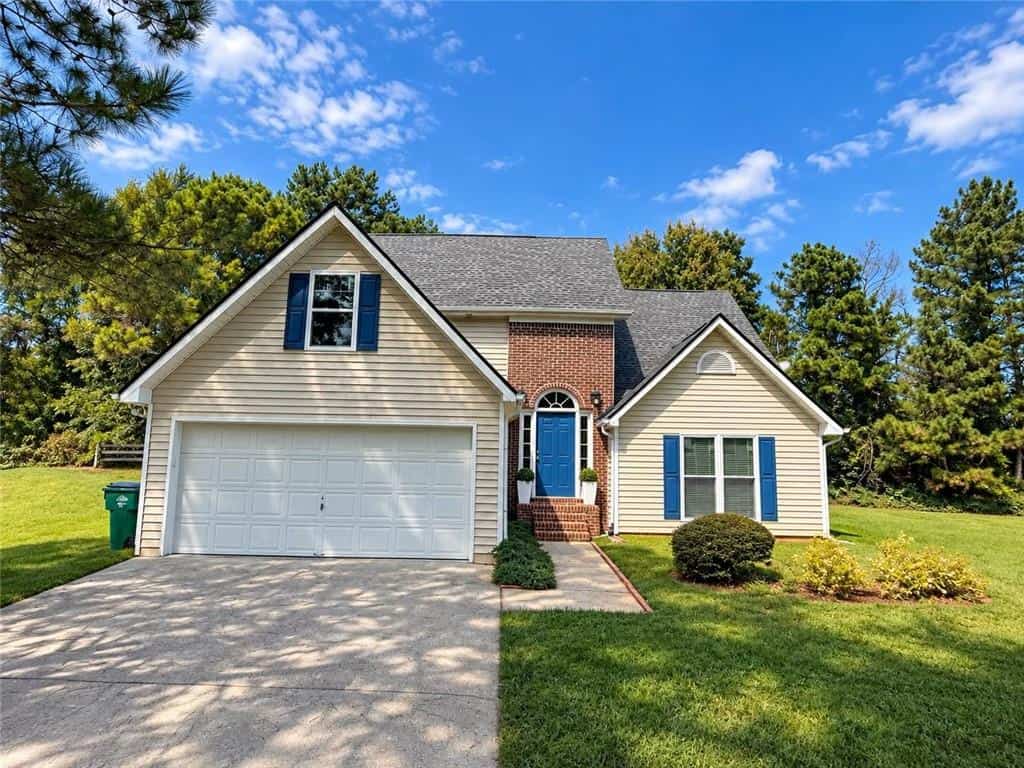 1831 Green Oak Circle, Lawrenceville, GA 30043