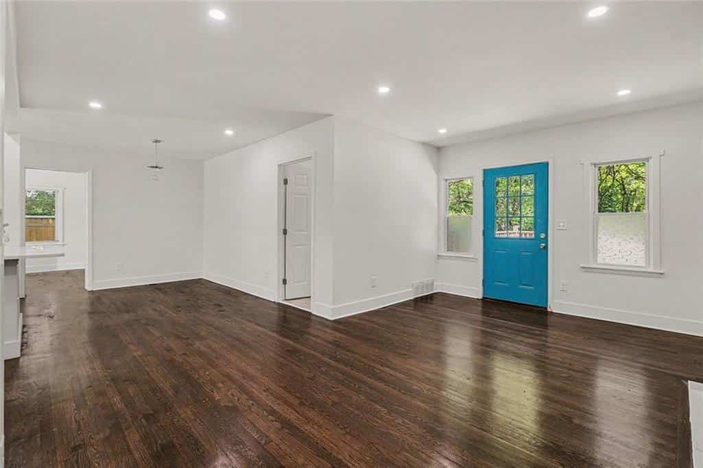 Listing photo 6
