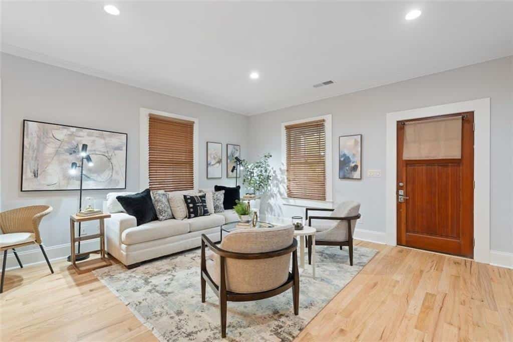 Listing photo 6