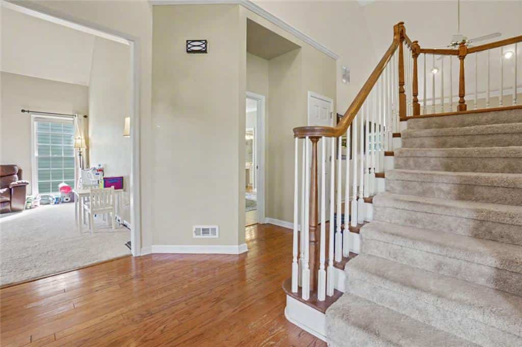 Listing photo 6